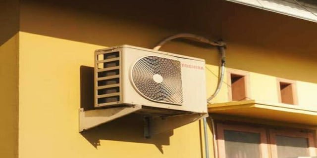 When Should Refrigerant Be Removed from the Condenser Outlet